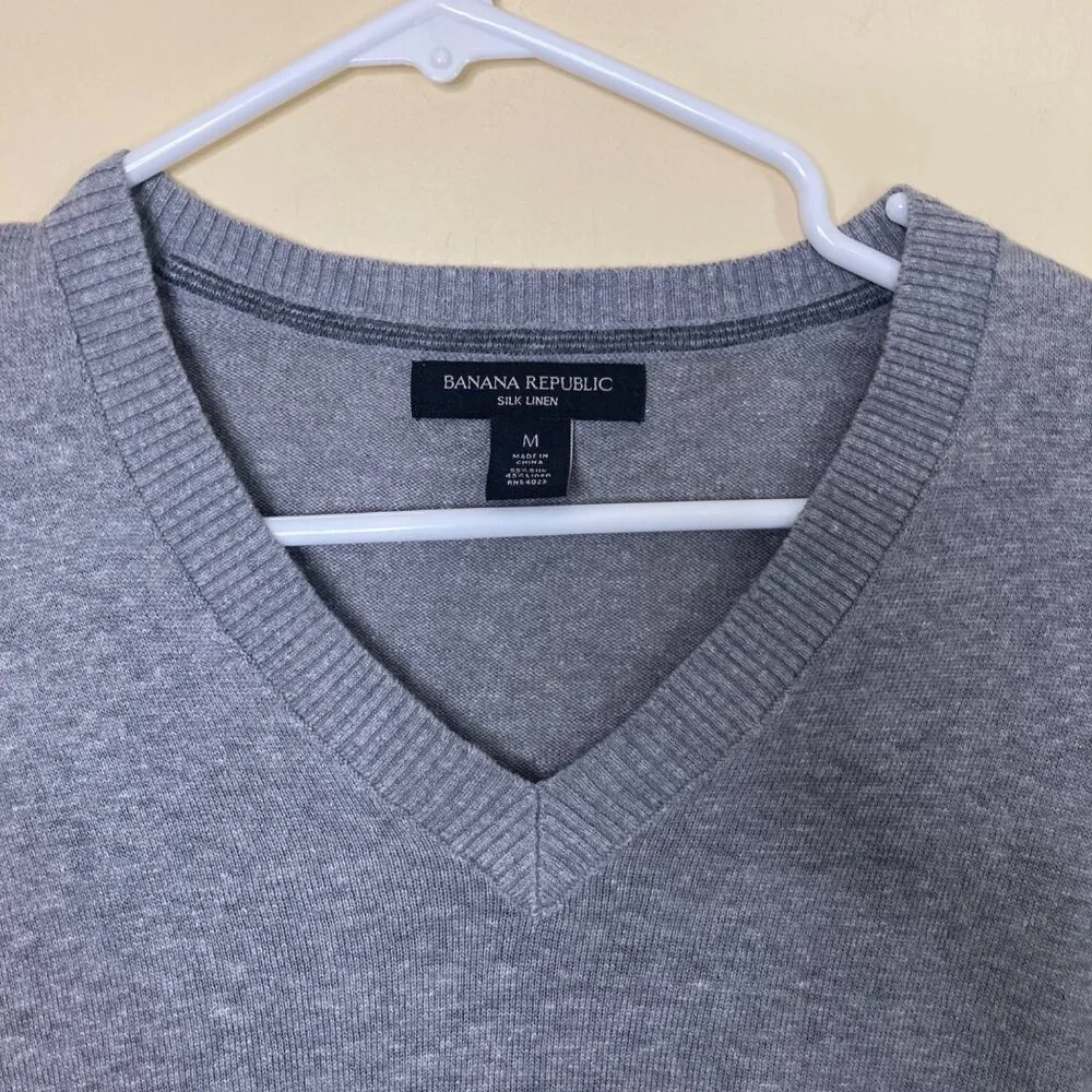 Banana Republic Sweater Mens Medium Silk Linen Gray Long Sleeve V-Neck Preppy